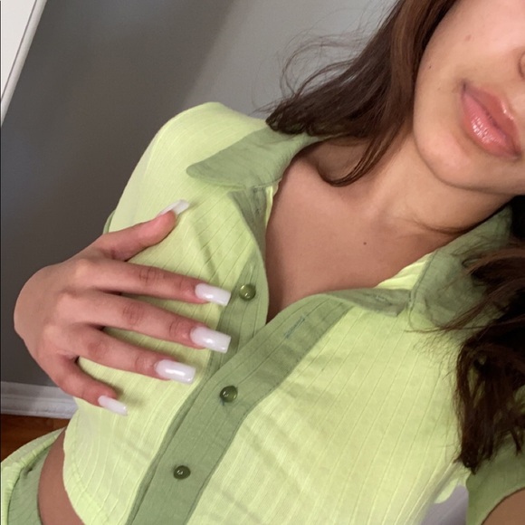 STUNNING LIME GREEN SKIRT SET 🍋 - Picture 2 of 4